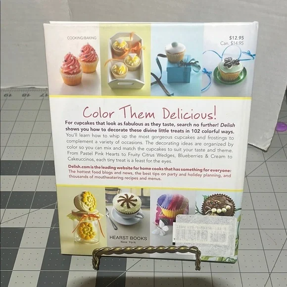 Delish Cupcakes by Color Book - Picture 2 of 8